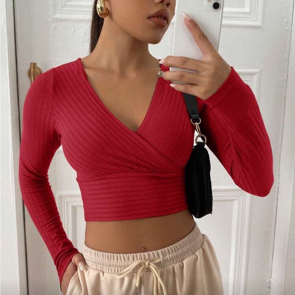 🔥Red V-Neck Ribbed Women's Top
